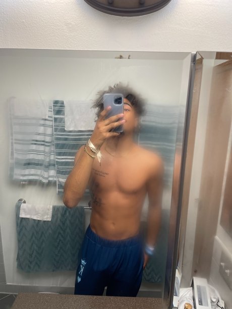 Foto desnuda filtrada de OnlyFans de Deshaun