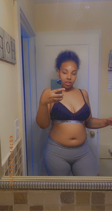 Foto nua vazada do OnlyFans de Darnajia Jackson