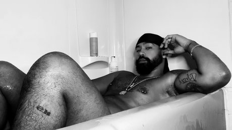 Обнаженная фотография утечки OnlyFans от Sebastian King