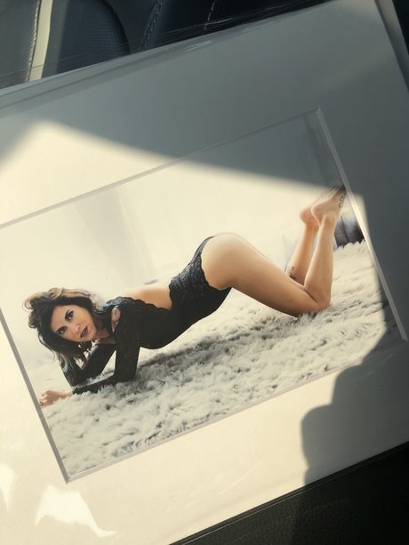 Alaston vuotanut OnlyFans-kuva Tits Up