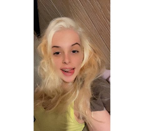 Photo nue de fuite OnlyFans de Alexis