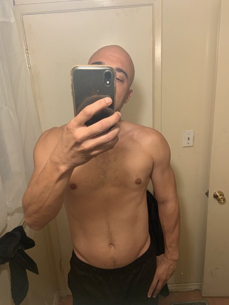 Nahá fotka uniklých OnlyFans od Leo The Daddy