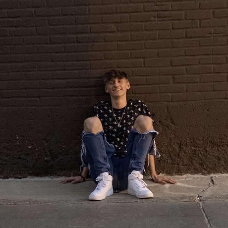 Naken läckt OnlyFans-bild av Tristan Selland