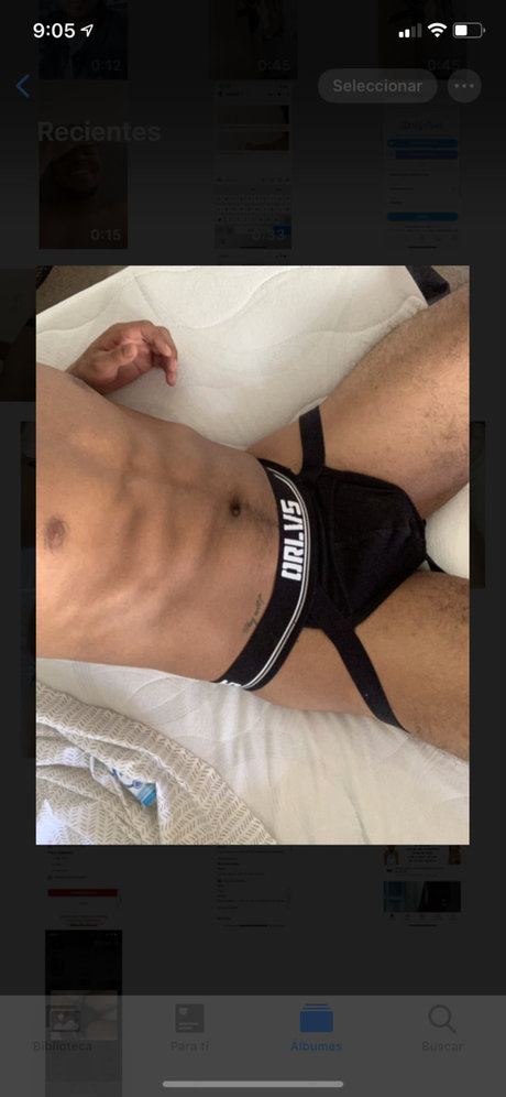 Naakte gelekte OnlyFans-foto van Prettyboi