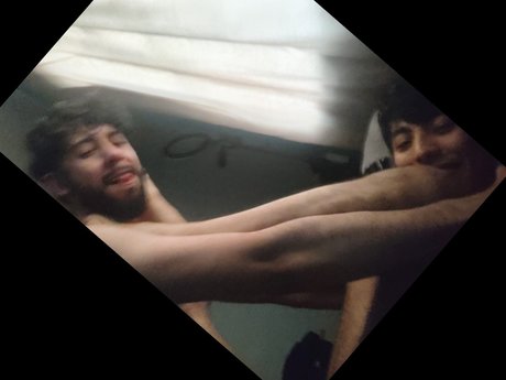 Naken lekkede OnlyFans-bilde av Daniel Y David