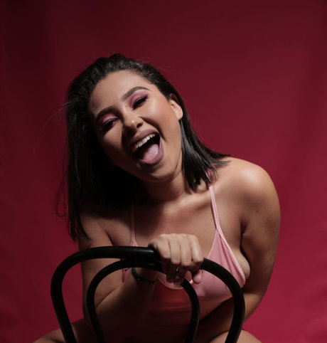 Naken läckt OnlyFans-bild av China Cedeo