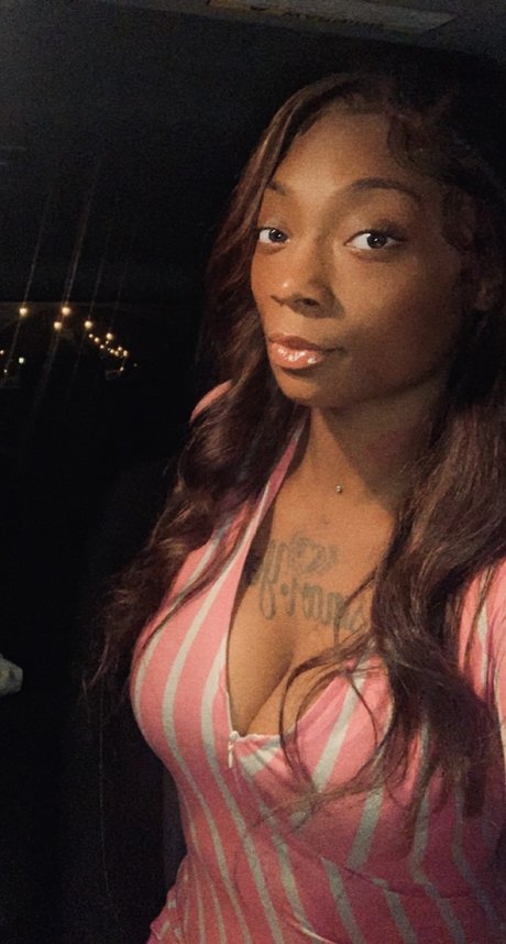 Naken läckt OnlyFans-bild av Pnasty