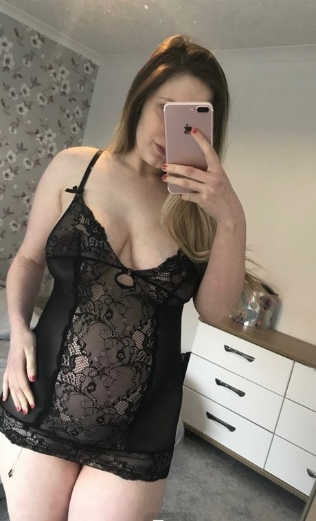 Foto nua vazada do OnlyFans de Pregnant Sexy Holly