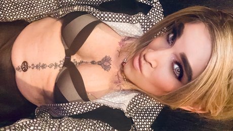 Foto nua vazada do OnlyFans de Post Michelle