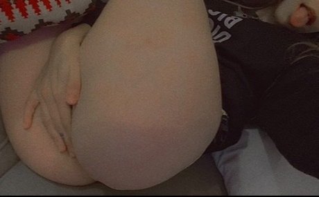 Naken läckt OnlyFans-bild av Iris