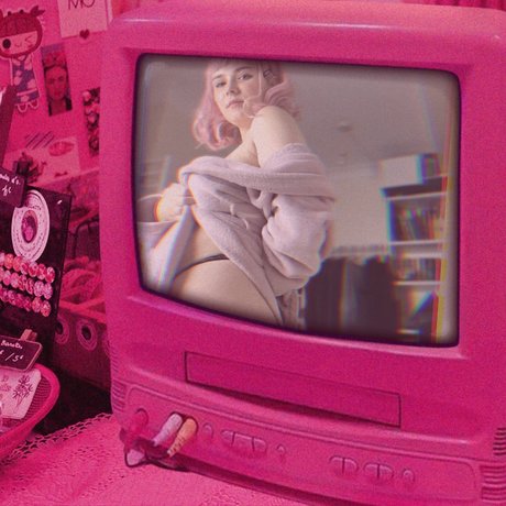 Naken läckt OnlyFans-bild av Poppy
