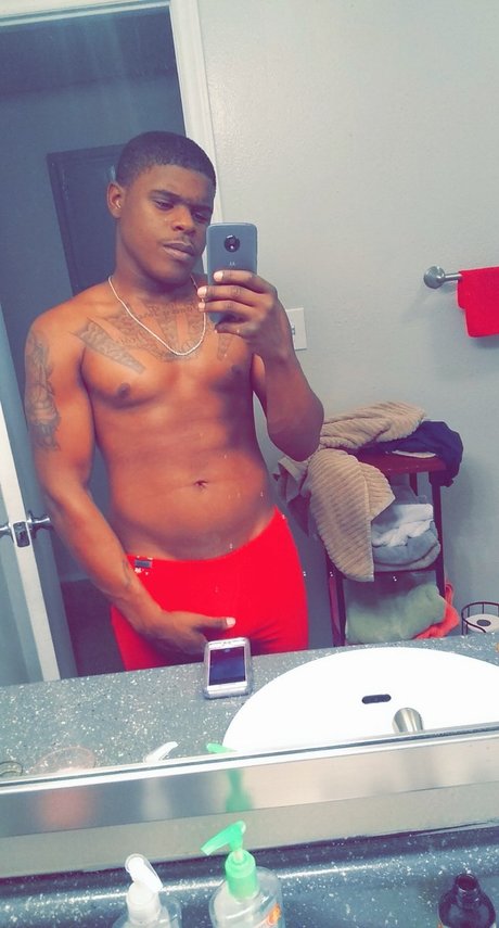 Alaston vuotanut OnlyFans-kuva King Pablo