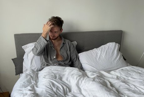 Naken lekkede OnlyFans-bilde av Popperspup Ampamp Popperstop