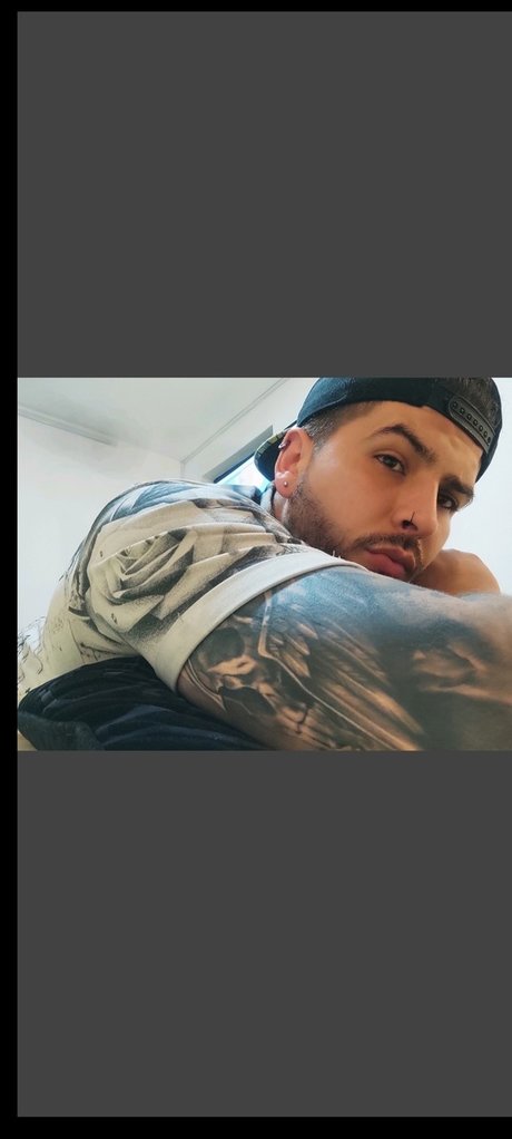 Naken läckt OnlyFans-bild av Pool