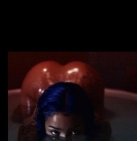 Alaston vuotanut OnlyFans-kuva Azariyah
