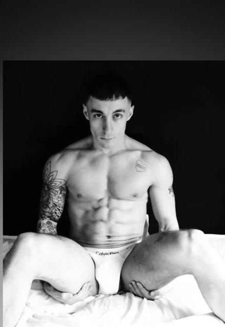Naakte gelekte OnlyFans-foto van Milo Markx