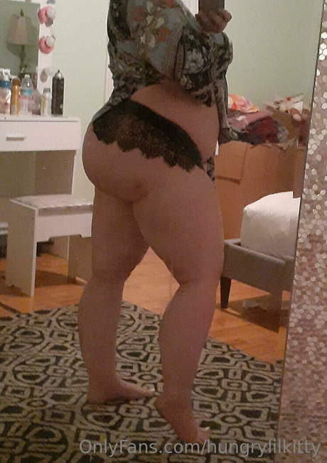 Alaston vuotanut OnlyFans-kuva Hungrylilkitty