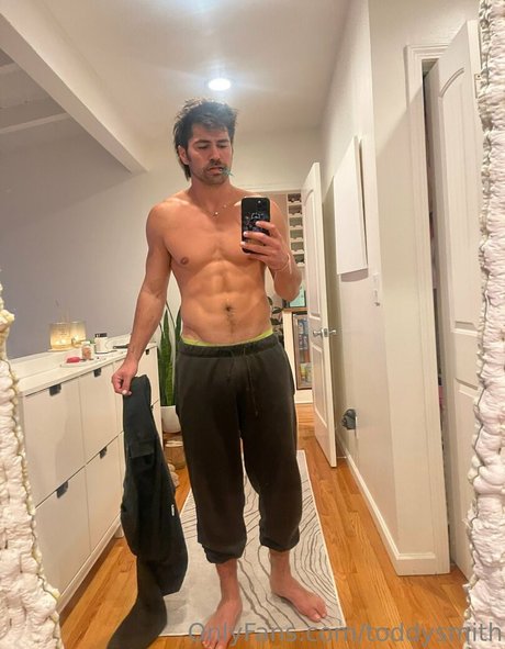 Naken lekkede OnlyFans-bilde av Toddysmith