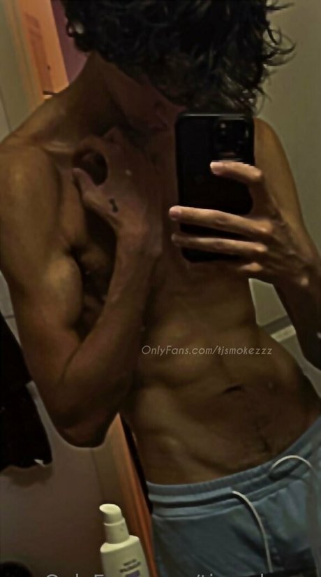 Tjsmokezzz OnlyFans