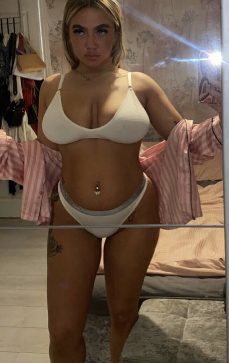 Nøgent lækket OnlyFans-billede af Caoimhe Moreland