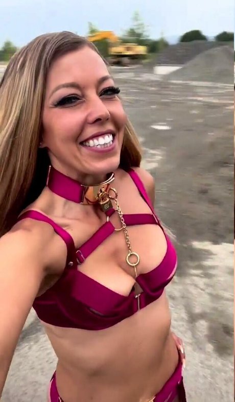 Naken lekkede OnlyFans-bilde av Linda Krieger Mock