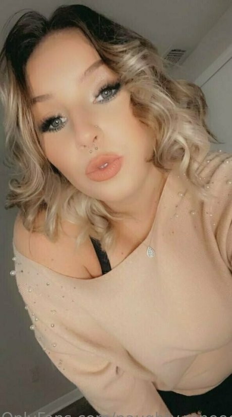 Naken lekkede OnlyFans-bilde av Naughtyreneee