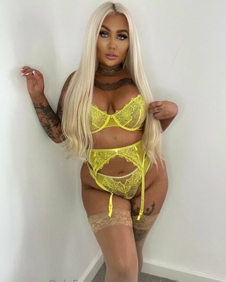 Alaston vuotanut OnlyFans-kuva Inkedblondieeee