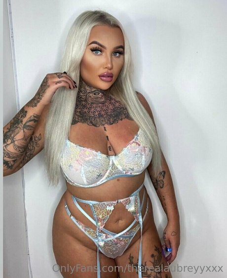 Nahá fotka uniklých OnlyFans od Inkedblondieeee