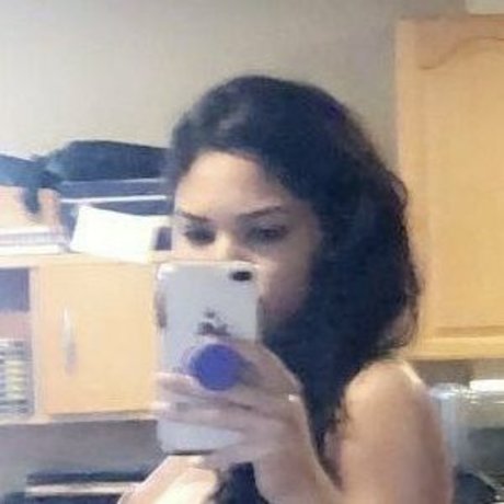 Alaston vuotanut OnlyFans-kuva Whatuwant2see