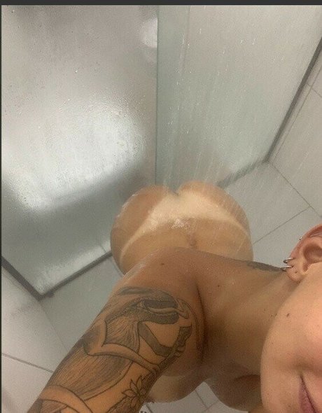 Naken lekkede OnlyFans-bilde av Sofi Wini