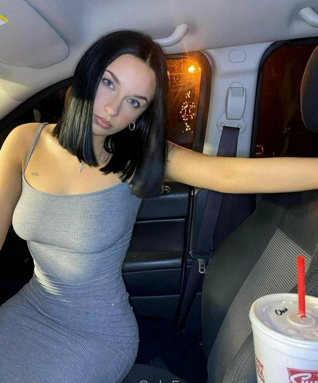 Alaston vuotanut OnlyFans-kuva Jaderayxo