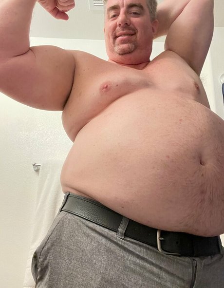 Naakte gelekte OnlyFans-foto van Outihulk