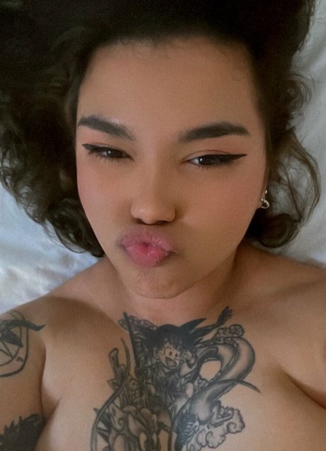 Naakte gelekte OnlyFans-foto van Diana Koyuncu