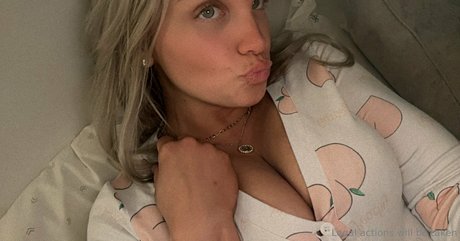 Nahá fotka uniklých OnlyFans od Livelovelee