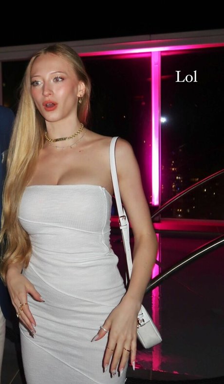 Nahá fotka uniklých OnlyFans od Sophiailysm