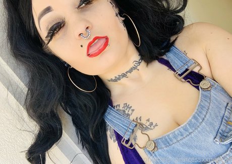 Nahá fotka uniklých OnlyFans od Knockedxloose