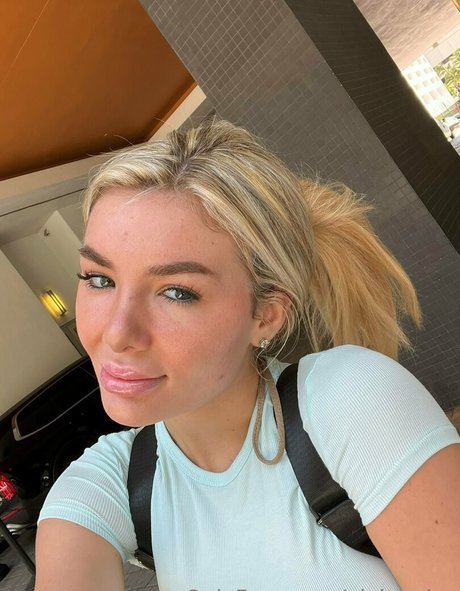 Nagie wyciekłe zdjęcie OnlyFans od Elainavice