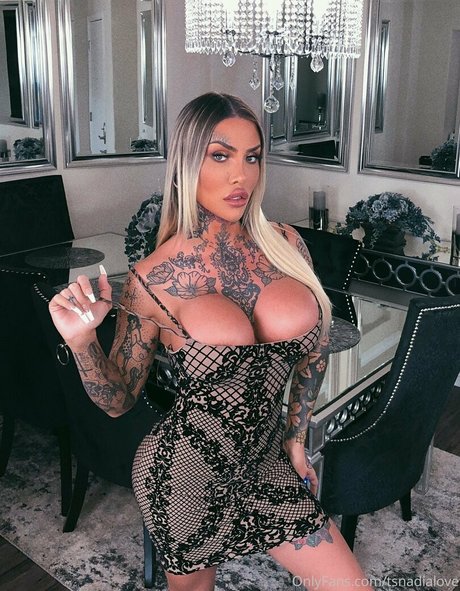 Naken lekkede OnlyFans-bilde av Tsnadialove