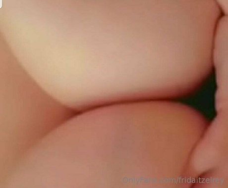 Nahá fotka uniklých OnlyFans od Itzellita