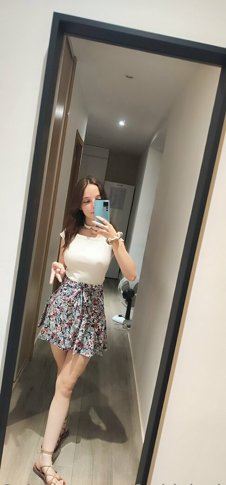 Обнаженная фотография утечки OnlyFans от Fushiginokuninoali