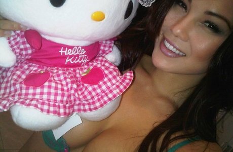 Nahá fotka uniklých OnlyFans od Lisa Kim Fleming