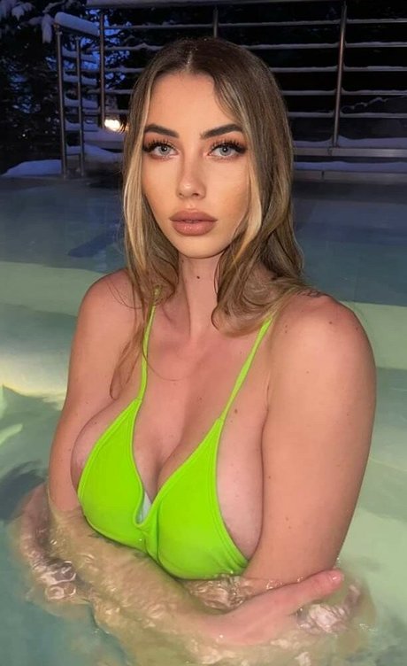 Naken lekkede OnlyFans-bilde av Eve Menta
