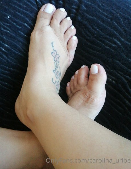 Carolinauribe OnlyFans 유출 누드 사진