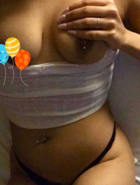 Foto di nudo di fuga di OnlyFans di Sunita K