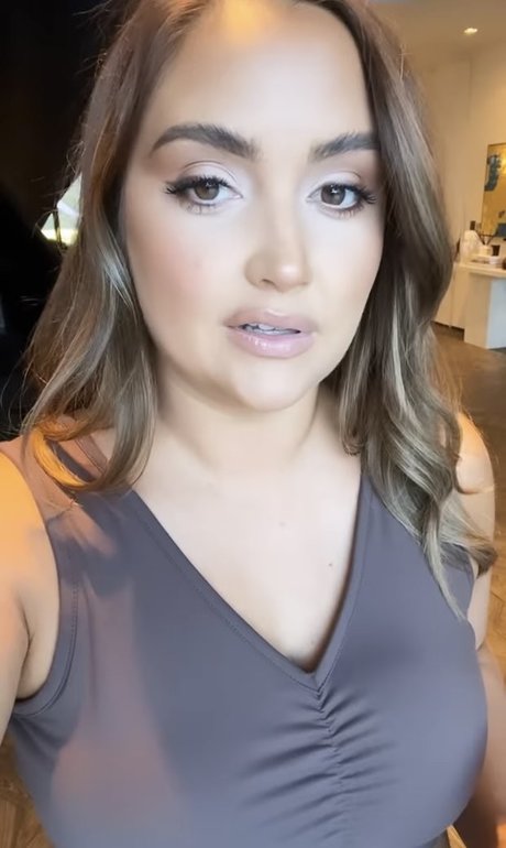 Naken lekkede OnlyFans-bilde av Jacqueline Jossa
