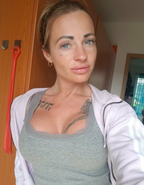 Yourmonicaa