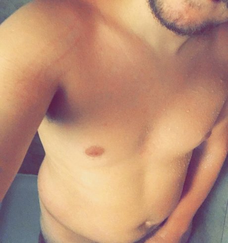 Nagie wyciekłe zdjęcie OnlyFans od Chubby Nerd