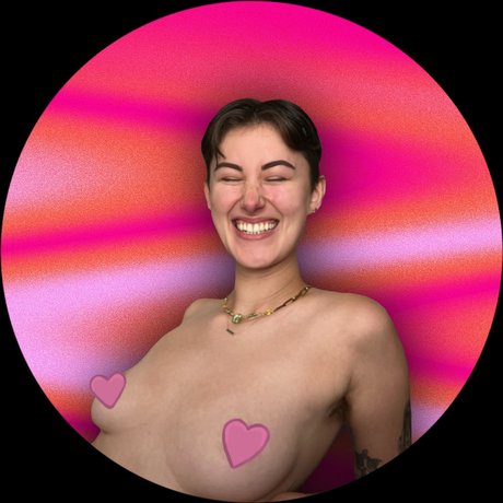 Naken läckt OnlyFans-bild av Cyrene Riley