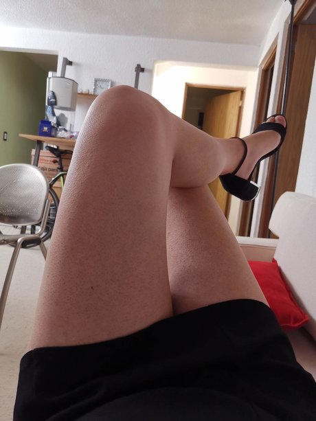 Обнаженная фотография утечки OnlyFans от Closer Friends
