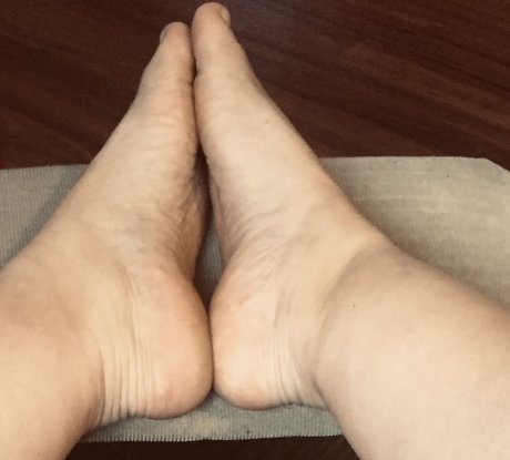 Naakte gelekte OnlyFans-foto van Demure X Dulcet